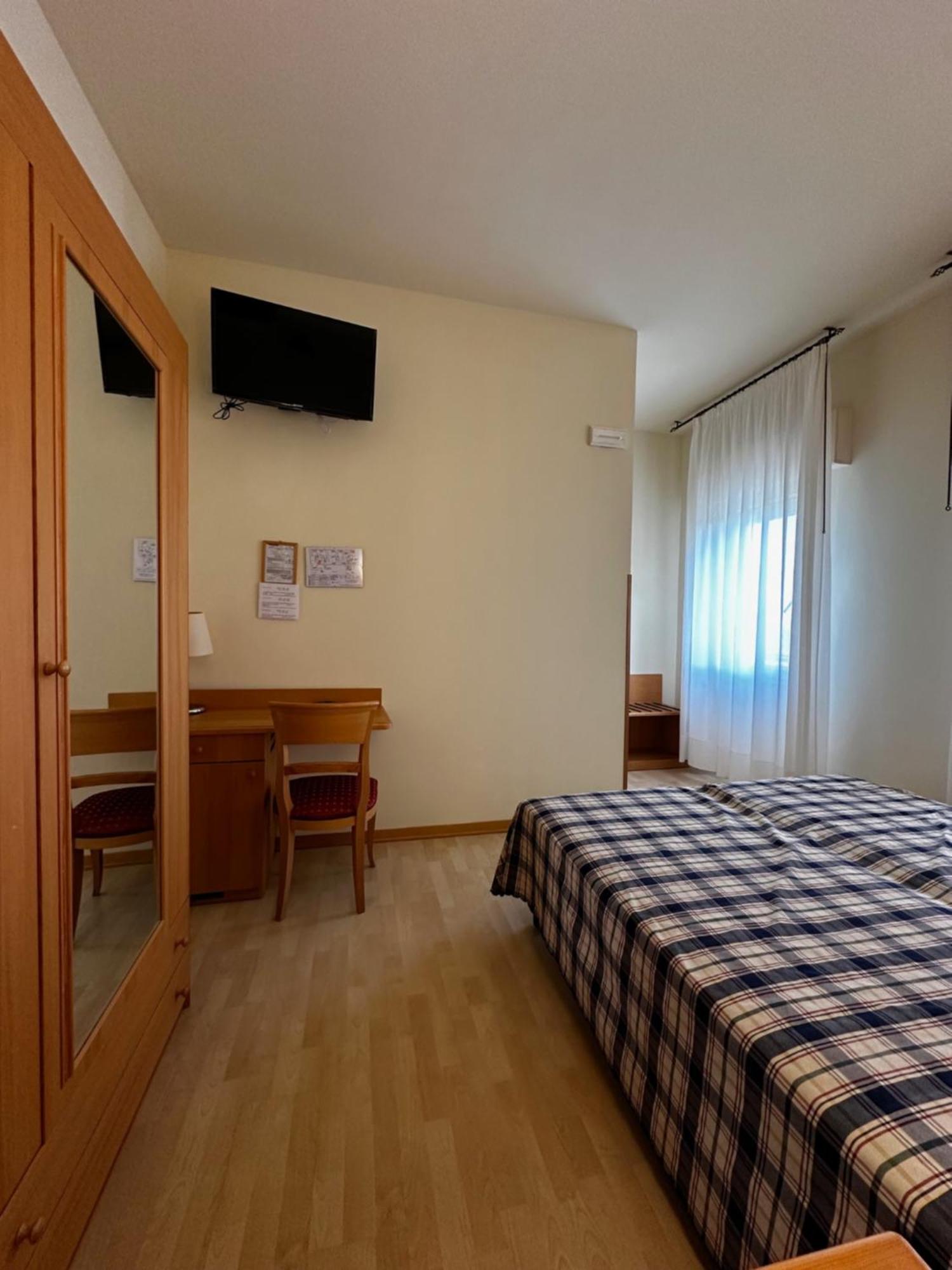 Hotel Ponte Molo Porto Tolle Bagian luar foto