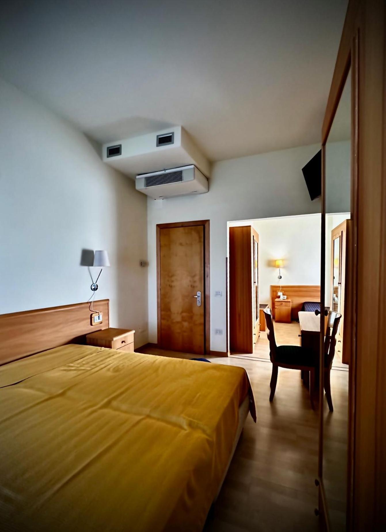 Hotel Ponte Molo Porto Tolle Bagian luar foto