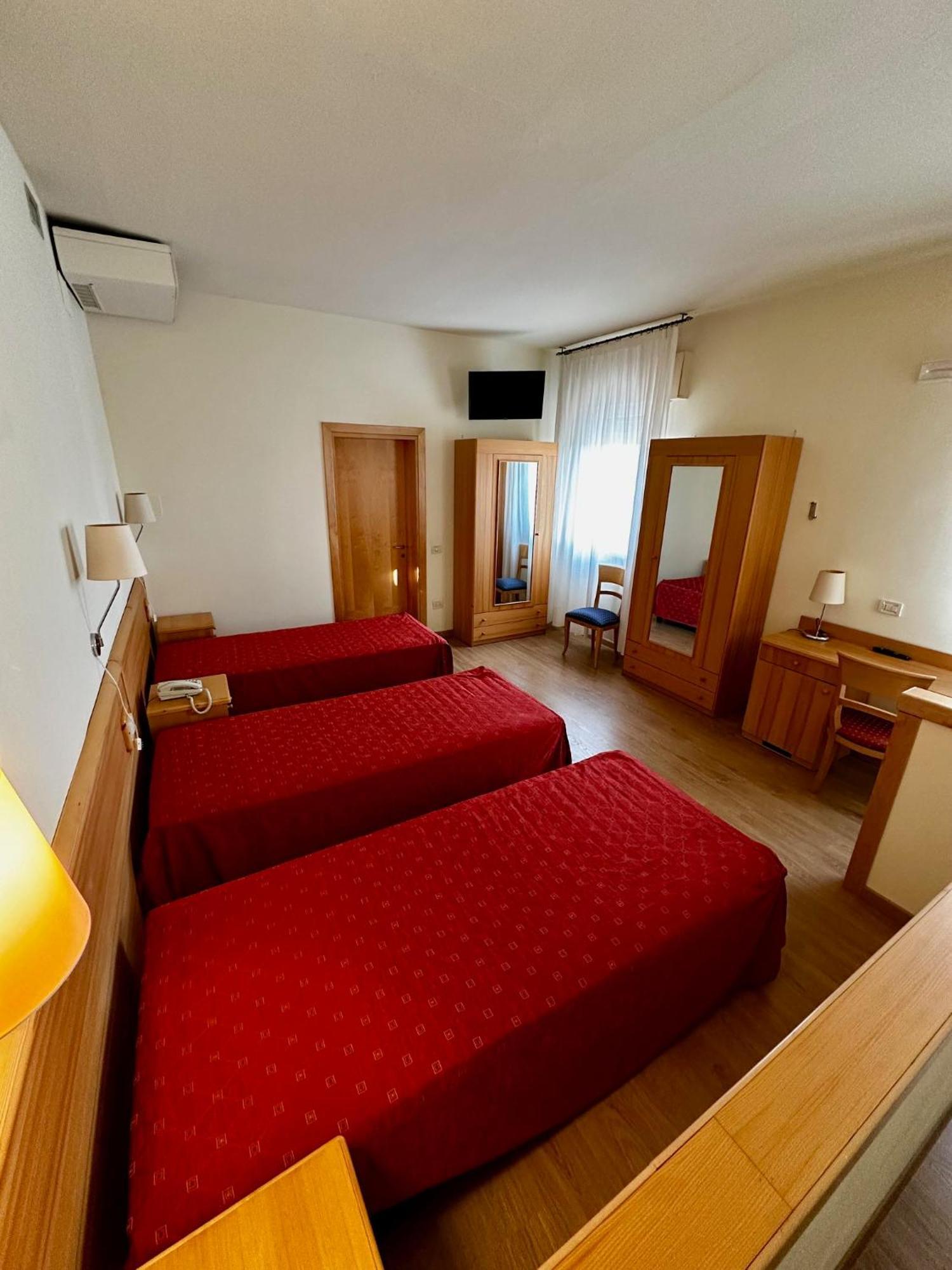 Hotel Ponte Molo Porto Tolle Bagian luar foto