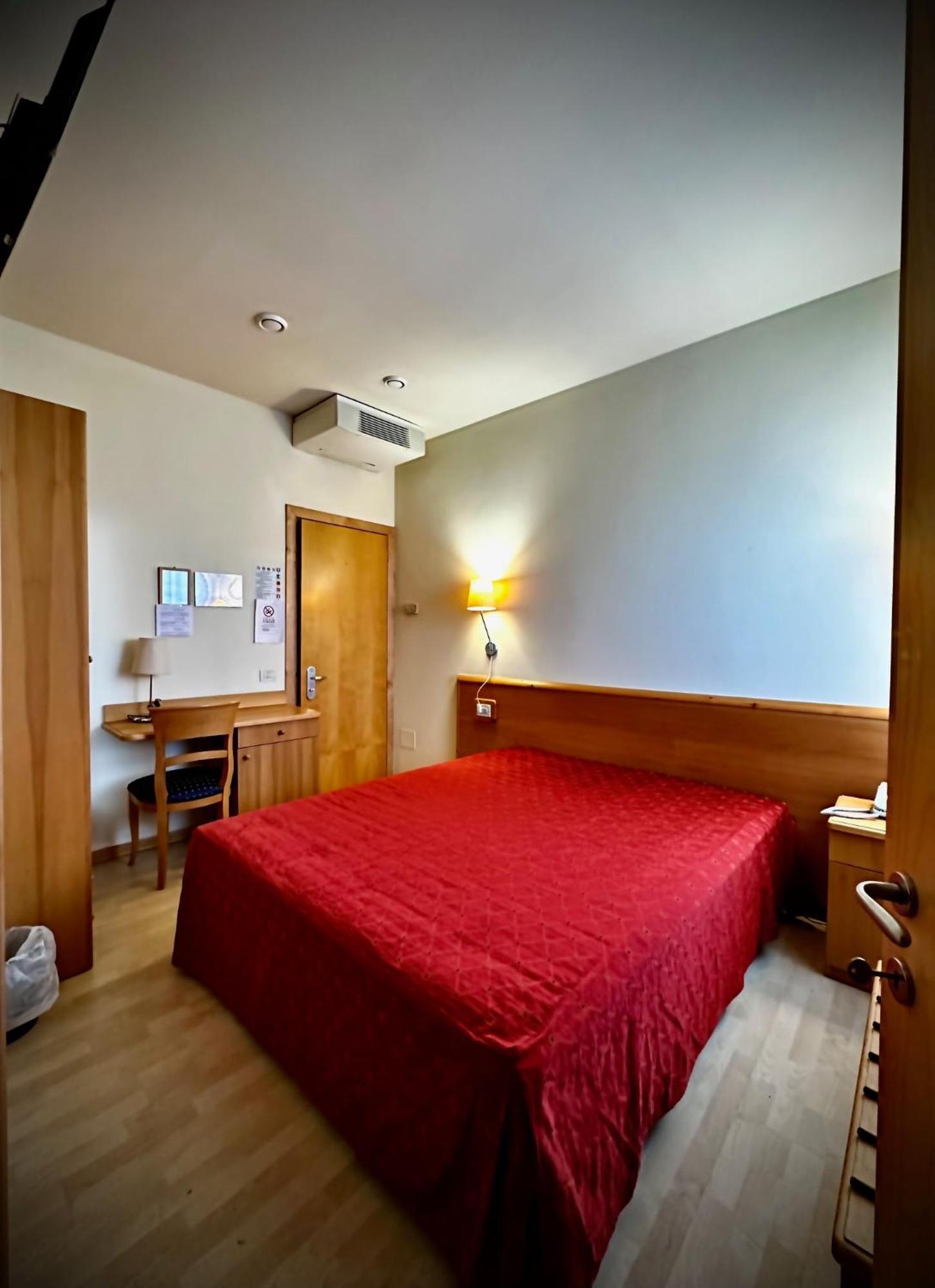 Hotel Ponte Molo Porto Tolle Bagian luar foto