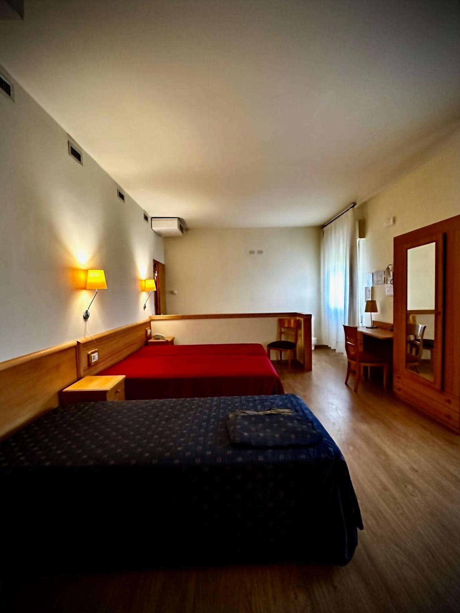 Hotel Ponte Molo Porto Tolle Bagian luar foto