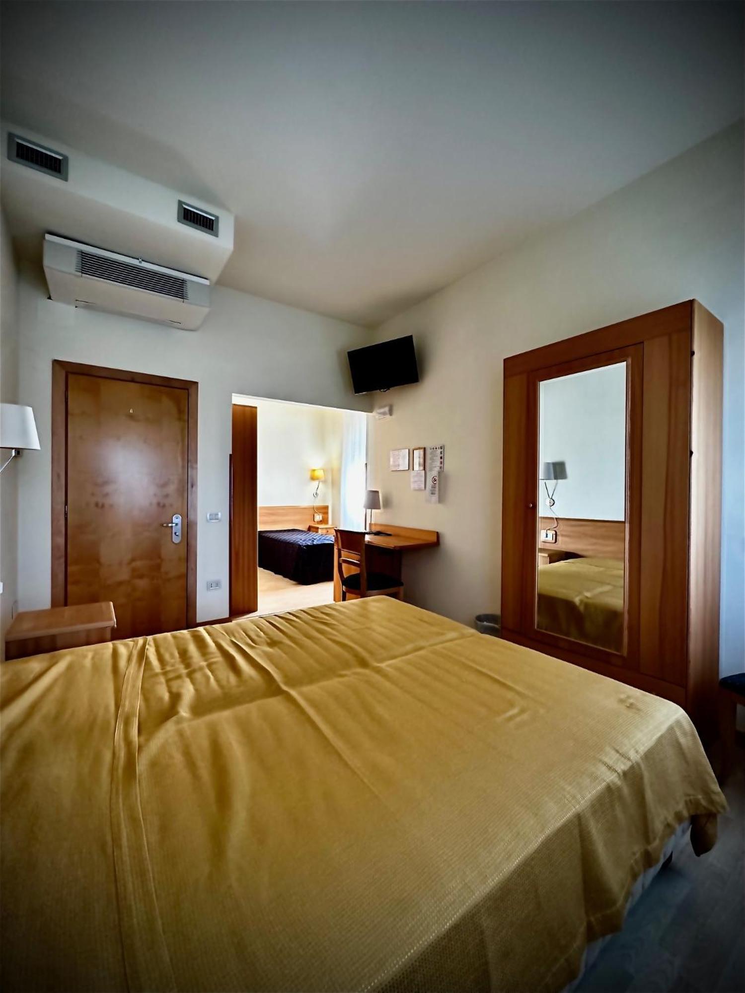 Hotel Ponte Molo Porto Tolle Bagian luar foto